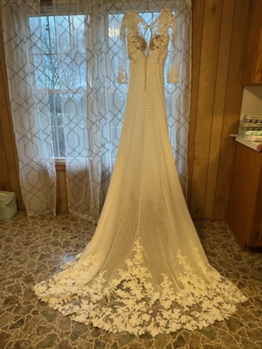 Never worn wedding dress